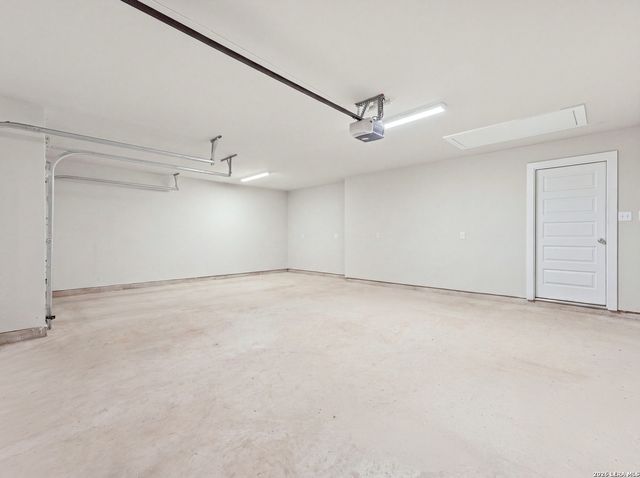 12407 Autumn Way, Atascosa, TX 78002