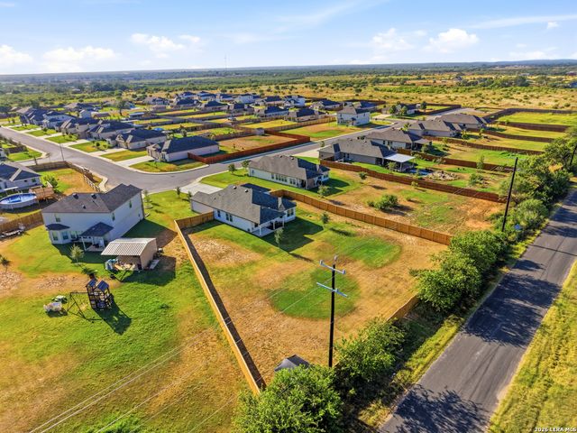 12407 Autumn Way, Atascosa, TX 78002