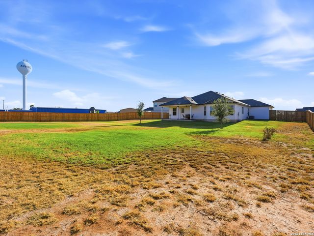 12407 Autumn Way, Atascosa, TX 78002