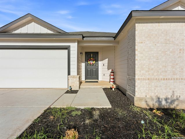 12407 Autumn Way, Atascosa, TX 78002