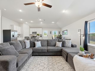 12407 Autumn Way, Atascosa, TX 78002