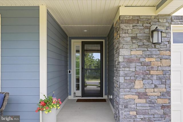 123 COWBIRD ST, Lake Frederick, VA 22630