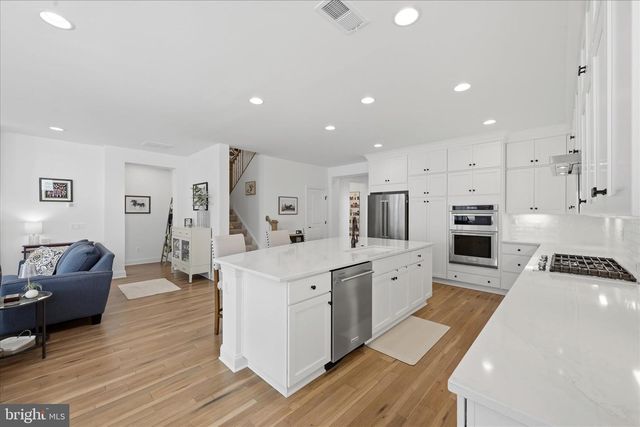 123 COWBIRD ST, Lake Frederick, VA 22630