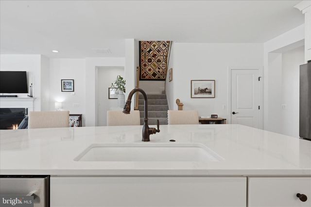 123 COWBIRD ST, Lake Frederick, VA 22630