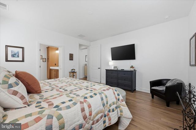 123 COWBIRD ST, Lake Frederick, VA 22630