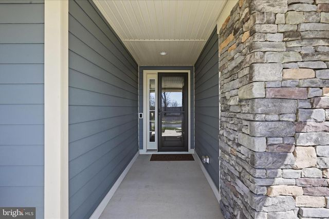 123 COWBIRD ST, Lake Frederick, VA 22630