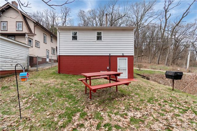 732 Vernon Odom Boulevard, Akron, OH 44307