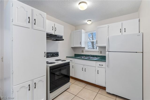 732 Vernon Odom Boulevard, Akron, OH 44307