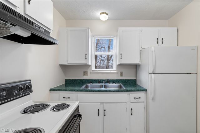 732 Vernon Odom Boulevard, Akron, OH 44307