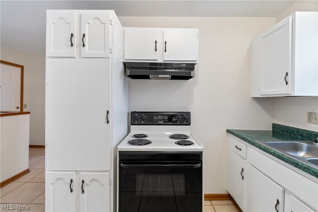 732 Vernon Odom Boulevard, Akron, OH 44307