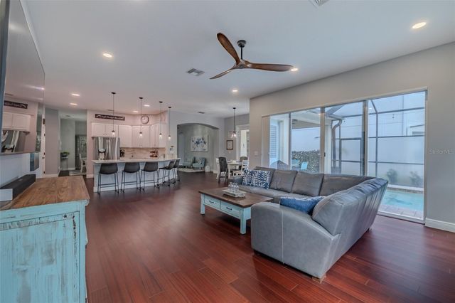 10537 MARTINIQUE ISLE DRIVE, Tampa, FL 33647