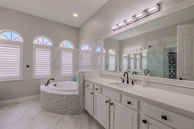 10537 MARTINIQUE ISLE DRIVE, Tampa, FL 33647