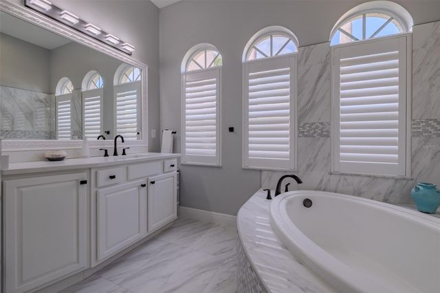 10537 MARTINIQUE ISLE DRIVE, Tampa, FL 33647