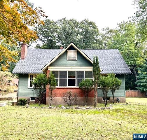 440 Cedar Lane, River Vale, NJ 07675