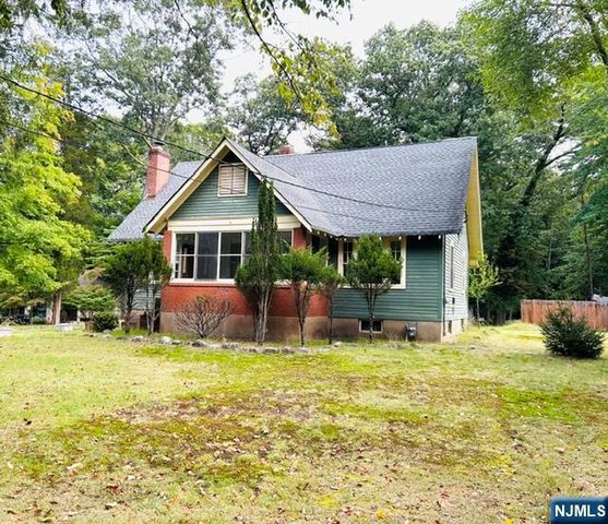 440 Cedar Lane, River Vale, NJ 07675