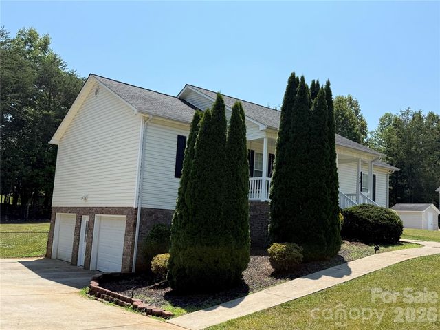 153 Deer Creek Drive, Hudson, NC 28638