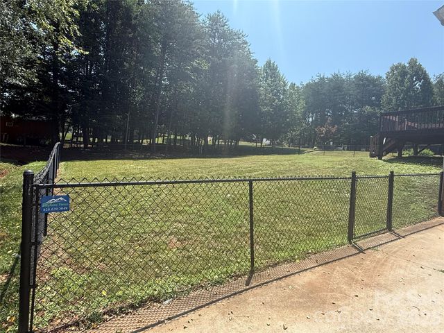 153 Deer Creek Drive, Hudson, NC 28638