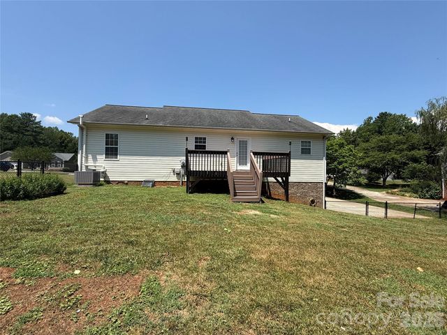 153 Deer Creek Drive, Hudson, NC 28638