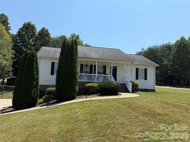 153 Deer Creek Drive, Hudson, NC 28638