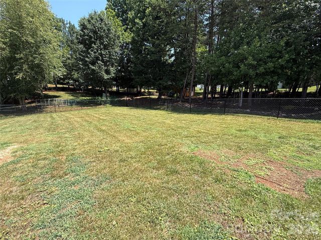 153 Deer Creek Drive, Hudson, NC 28638