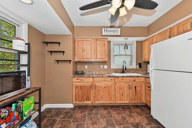 8714 W Hayes AVENUE, West Allis, WI 53227