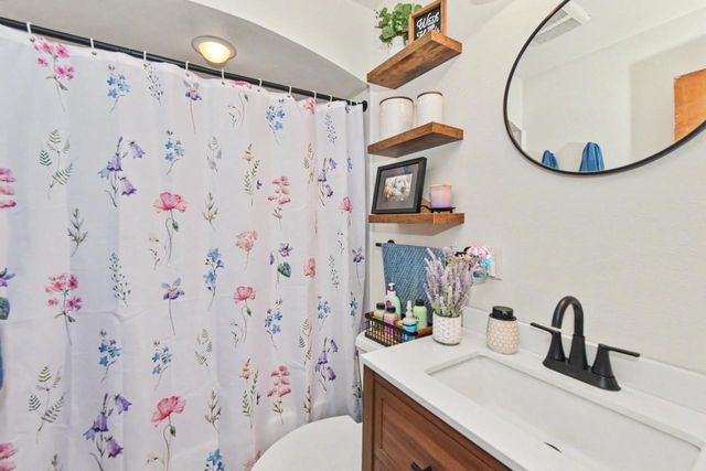 8714 W Hayes AVENUE, West Allis, WI 53227
