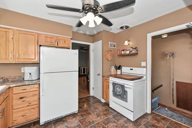 8714 W Hayes AVENUE, West Allis, WI 53227
