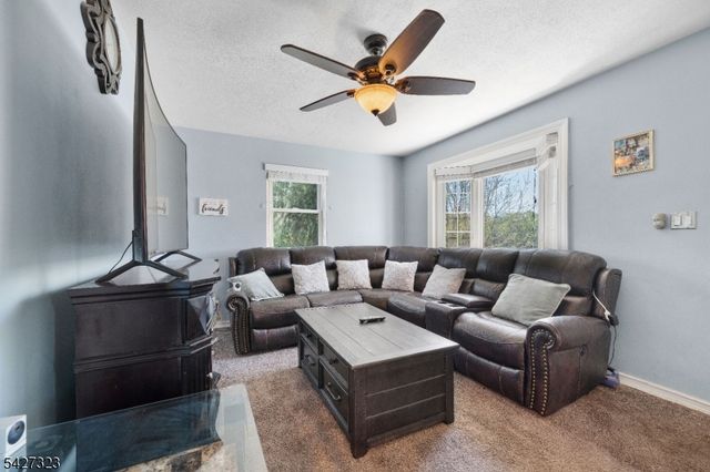 9 Leopold Ter, Clifton City, NJ 07011