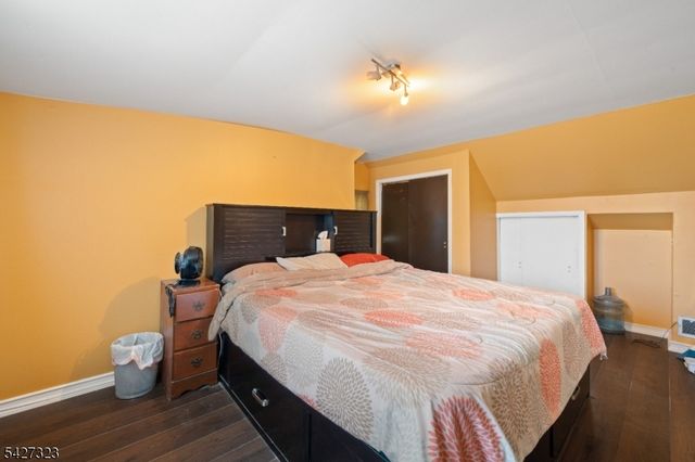 9 Leopold Ter, Clifton City, NJ 07011