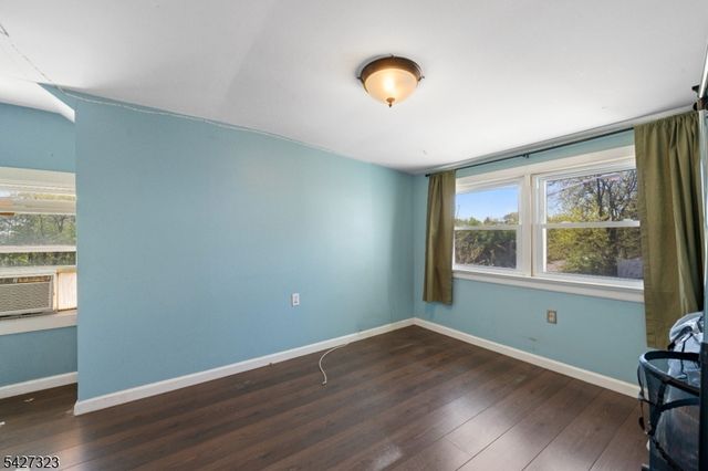 9 Leopold Ter, Clifton City, NJ 07011