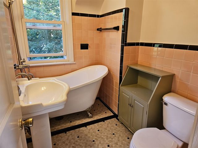 702 Leland Court, Adrian, MI 49221