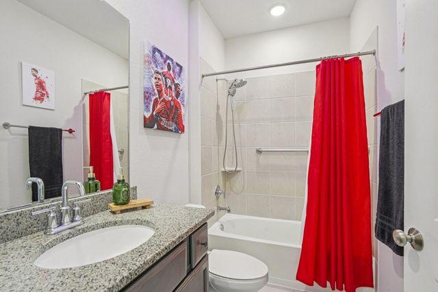 415 Barrios Bay Lane, La Porte, TX 77571