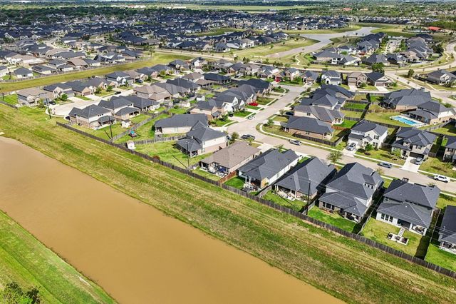 415 Barrios Bay Lane, La Porte, TX 77571