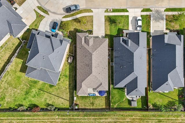 415 Barrios Bay Lane, La Porte, TX 77571