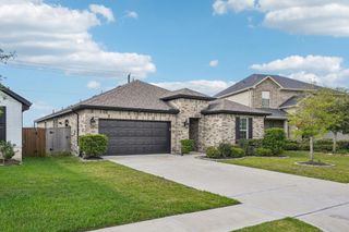 415 Barrios Bay Lane, La Porte, TX 77571