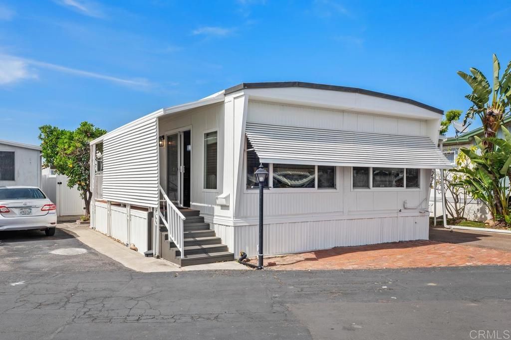 Image 3 of property listing at 6460 Convoy Court SPC 238, San Diego, CA 92117