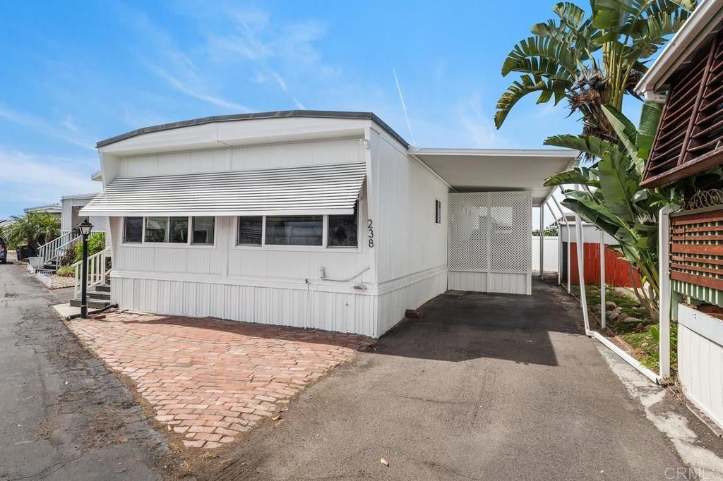 Image 5 of property listing at 6460 Convoy Court SPC 238, San Diego, CA 92117