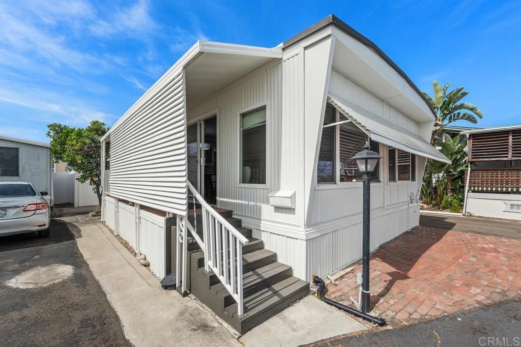 Image 6 of property listing at 6460 Convoy Court SPC 238, San Diego, CA 92117