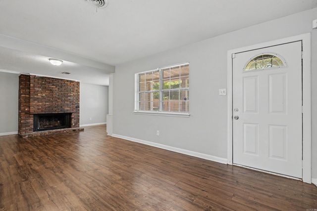 3 Shari Ct., Little Rock, AR 72204