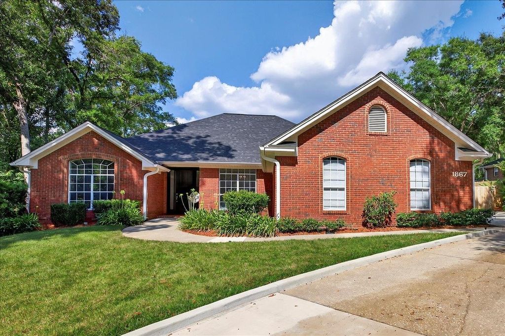 1867 Easton Forest Drive, Tallahassee, FL 32317