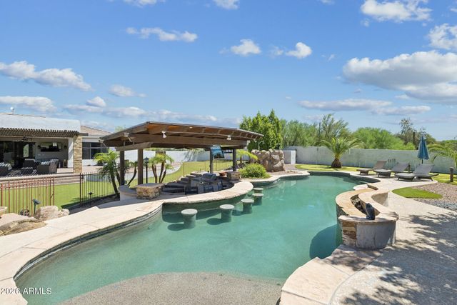 5847 E Quail Track Drive, Scottsdale, AZ 85266