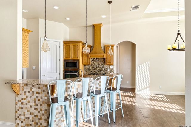 104 S Elise Dr, La Vernia, TX 78121