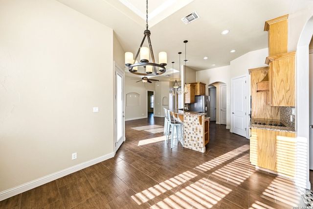 104 S Elise Dr, La Vernia, TX 78121