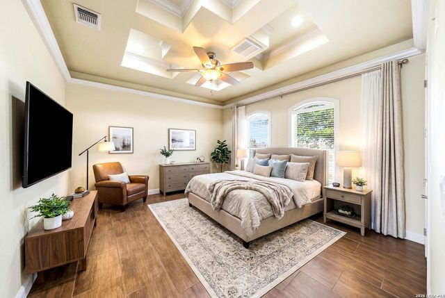 104 S Elise Dr, La Vernia, TX 78121