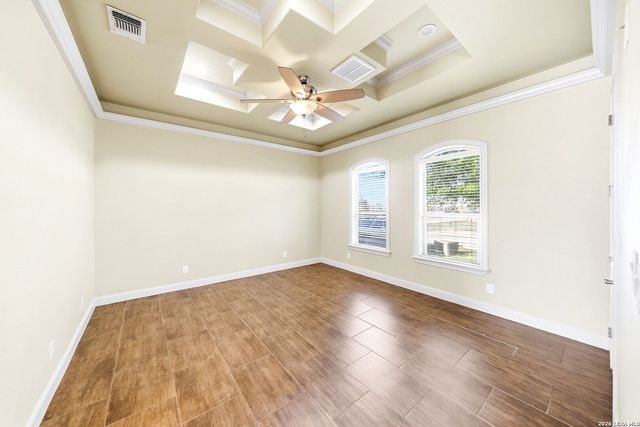 104 S Elise Dr, La Vernia, TX 78121