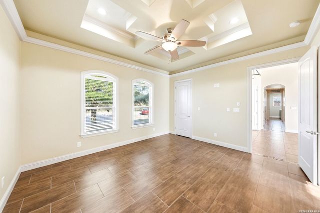 104 S Elise Dr, La Vernia, TX 78121