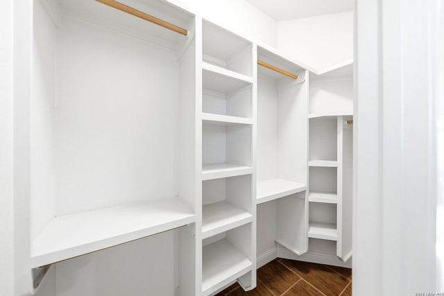 104 S Elise Dr, La Vernia, TX 78121