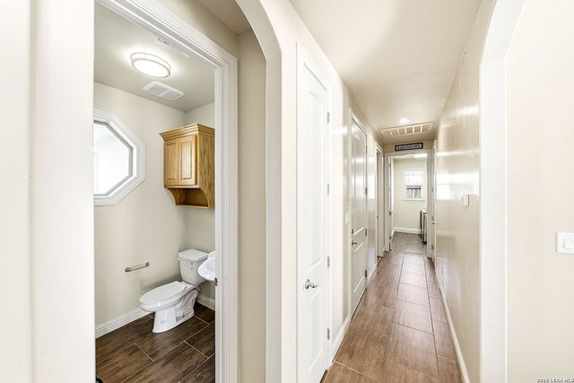 104 S Elise Dr, La Vernia, TX 78121