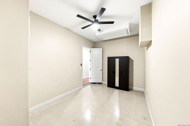 104 S Elise Dr, La Vernia, TX 78121