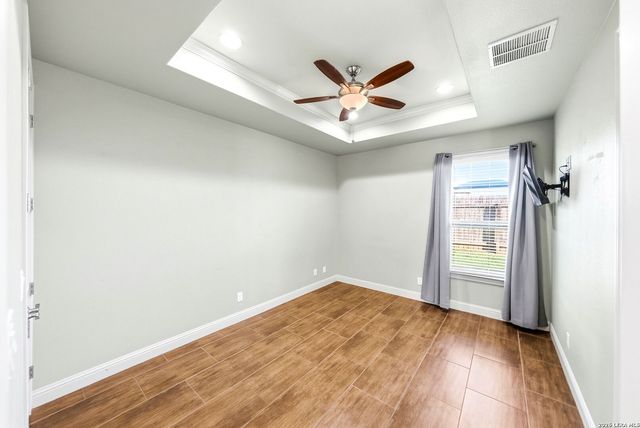 104 S Elise Dr, La Vernia, TX 78121